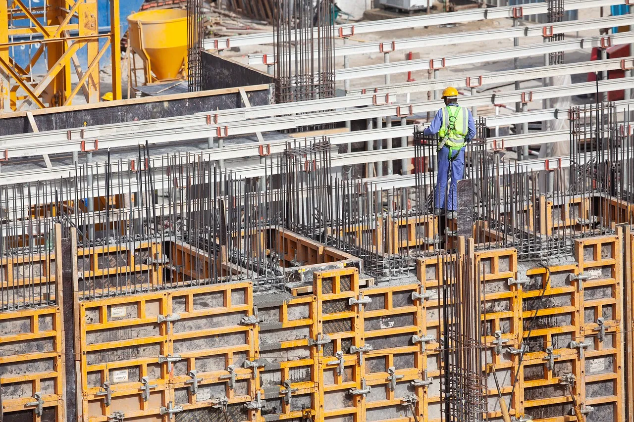 Renovation and Landscaping of 8 Bedroom Duplex challange Image 1